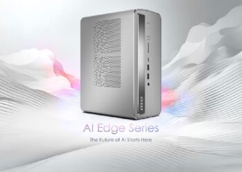 نمای جلویی و جانبی کیس نقرهای و مینیمال دسکتاپ MSI AI Edge Series با طراحی مشبک برای تهویه.