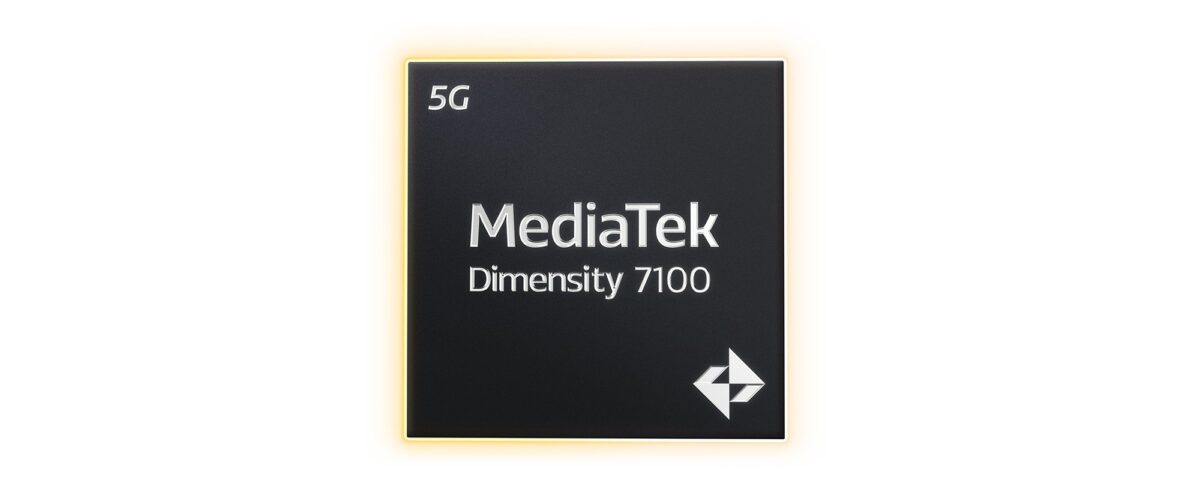 لوگوی پردازنده مدیاتک دایمنسیتی ۷۱۰۰ با برچسب 5G در پسزمینه سفید.