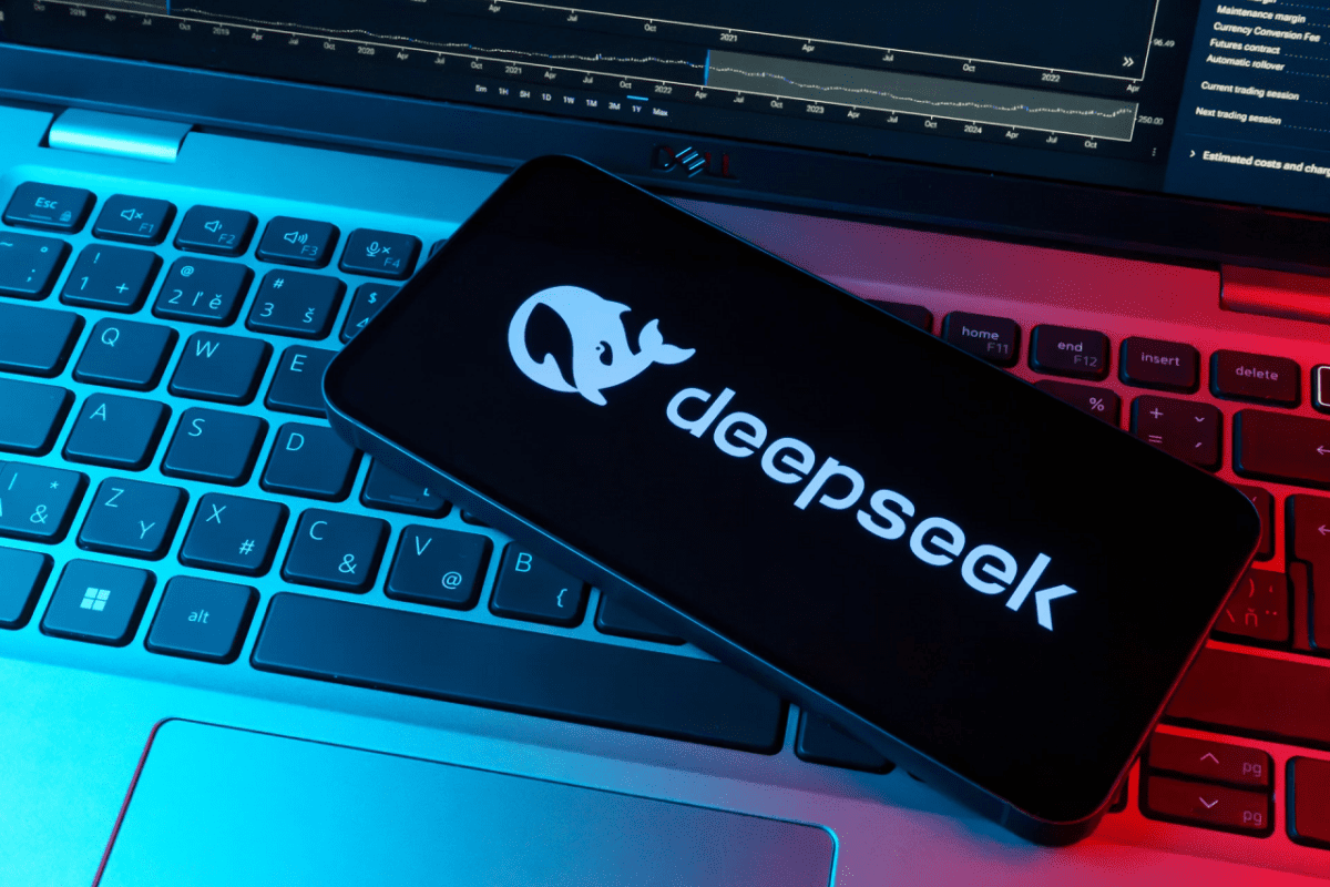 لیانگ ون‌فنگ – یکی از ۱۰ شخصیت برتر علمی ۲۰۲۵