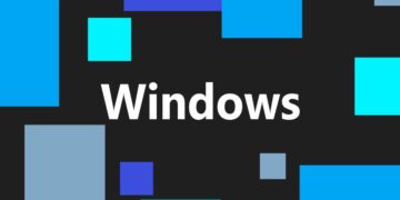 لوگوی نوشتاری Windows با فونت سفید در میان مربع‌هایی با طیف رنگی آبی و خاکستری در پس‌زمینه مشکی.