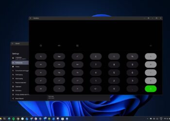 اجرای هم‌زمان اپلیکیشن‌های اندرویدی (Gboard و Calculator) روی دسکتاپ ویندوز ۱۱.