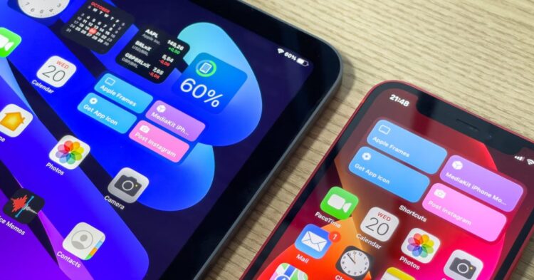 مقایسه رابط کاربری و ویجتهای یک آیپد در کنار یک آیفون که نشاندهنده شباهتهای نرمافزاری احتمالی برای آیفون تاشو است.