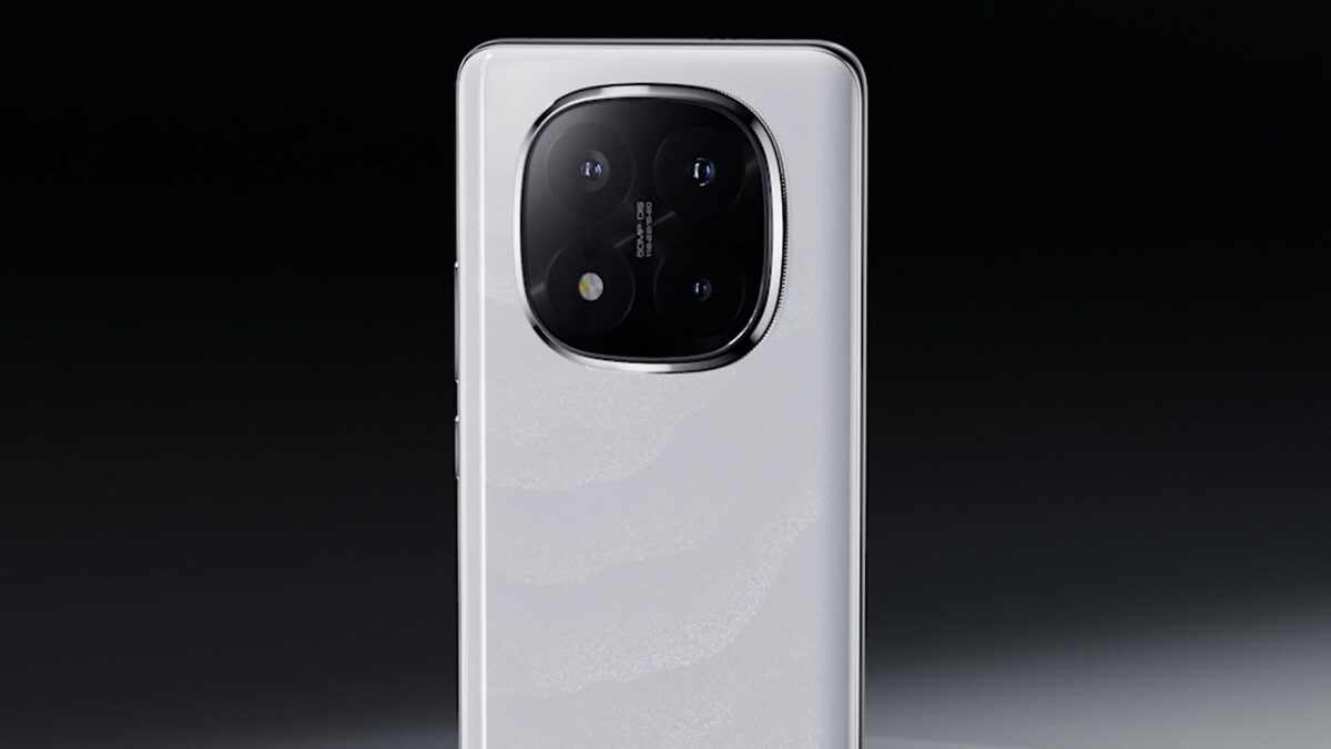 Redmi Note 14 Pro Plus به پردازنده Snapdragon 7s Gen 3 مجهز شده که با معماری ۴ نانومتری، عملکرد بسیار پایداری در پردازش‌های سنگین و اجرای بازی‌ها ارائه می‌دهد.