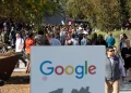 اعتراض بیش از ۱۰۰۰ کارمند گوگل به همکاری این شرکت با نهادهای مهاجرتی آمریکا