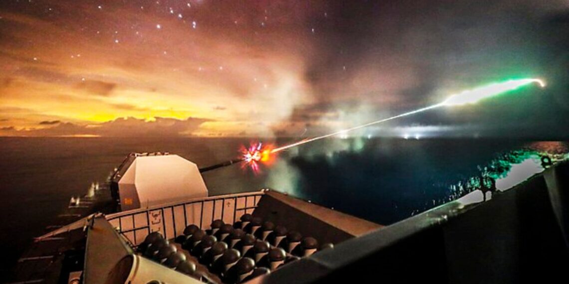 گلوله توپ هایپرسونیک دریایی چین، چالش تازه برای جنگنده‌ها و پهپادها