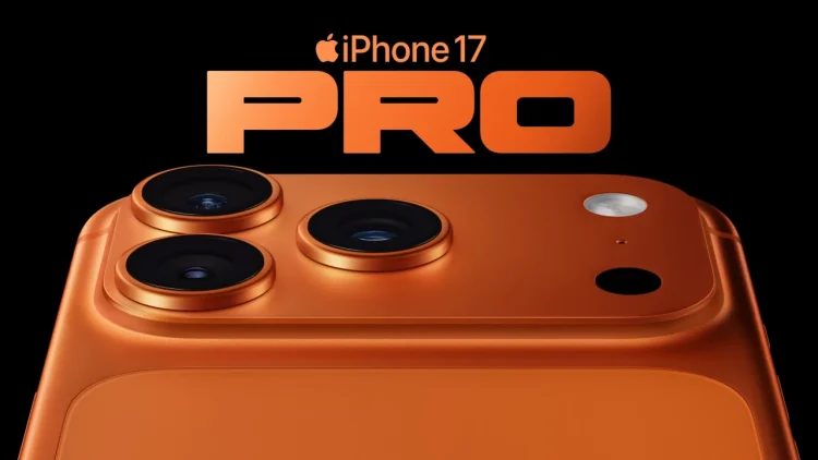تصویر تبلیغاتی iPhone 17 Pro با بدنه نارنجی و ماژول دوربین برجسته؛ نوشته iPhone 17 PRO در پس‌زمینه مشکی که بر موقعیت پرچم‌دار و تمرکز اپل بر سیستم دوربین حرفه‌ای تأکید دارد