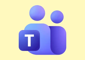 تصویر گرافیکی از لوگوی Microsoft Teams شامل آیکن حرف T در کنار نماد انتزاعی دو کاربر، با طراحی گرادینت بنفش و آبی روی پسزمینه زرد روشن. این تصویر بهعنوان نمای بصری برند Teams و قابلیتهای همکاری سازمانی استفاده میشود.