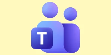 تصویر گرافیکی از لوگوی Microsoft Teams شامل آیکن حرف T در کنار نماد انتزاعی دو کاربر، با طراحی گرادینت بنفش و آبی روی پس‌زمینه زرد روشن. این تصویر به‌عنوان نمای بصری برند Teams و قابلیت‌های همکاری سازمانی استفاده می‌شود.