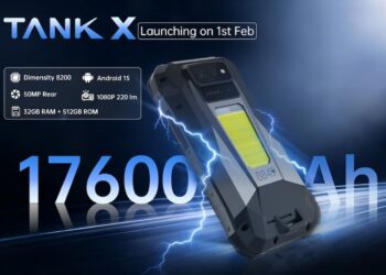 پوستر معرفی گوشی Tank X با باتری ۱۷۶۰۰ میلی‌آمپر ساعت و پروژکتور داخلی.
