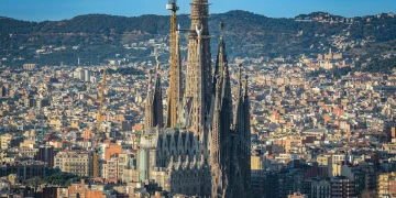 بلندترین کلیسای جهان پس از ۱۴۴ سال در بارسلونا تکمیل شد
