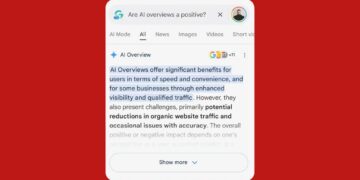 اسکرین‌شات از قابلیت AI Overview گوگل که مزایا و معایب پاسخ‌های تولید شده با هوش مصنوعی را توضیح می‌دهد.