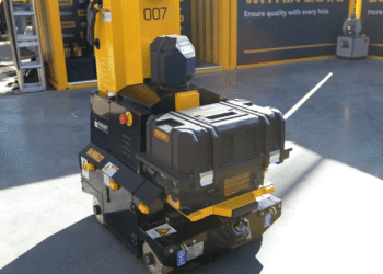 ربات حفاری DEWALT فرایند ساخت مراکز داده را متحول می‌ کند