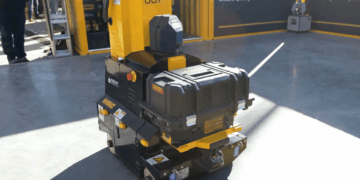 ربات حفاری DEWALT فرایند ساخت مراکز داده را متحول می‌ کند