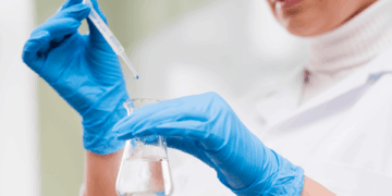 فناوری جدید چین که دی‌اکسید کربن و آب را با انرژی خورشیدی به بنزین تبدیل می کند