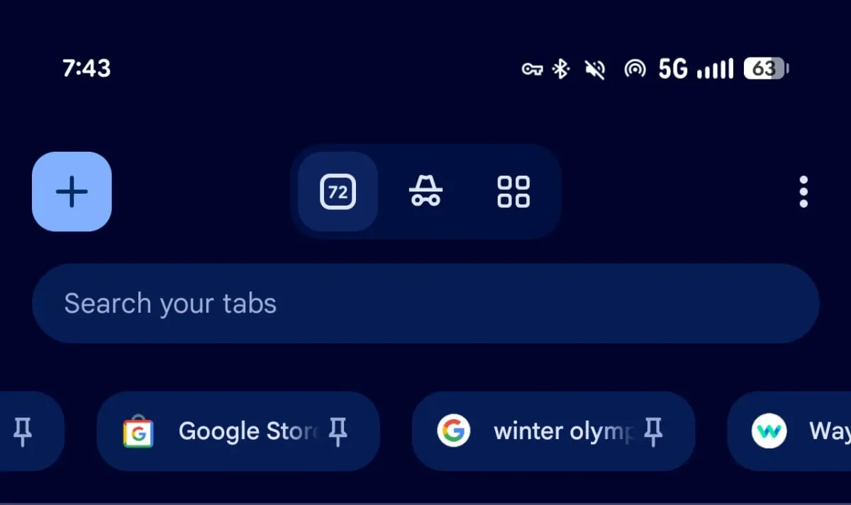 محیط مدیریت تب‌ها در کروم اندروید که چندین تب سنجاق شده را در پایین صفحه نشان می‌دهد.