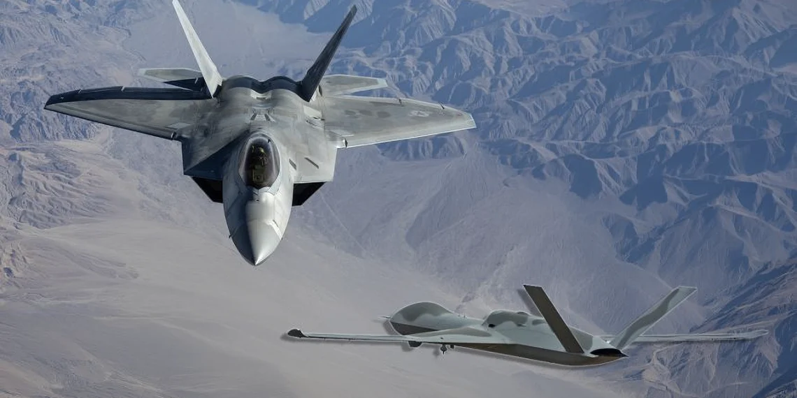 همکاری عملیاتی F-22 و MQ-20 نمایش قدرت هواگردهای رزمی همکار
