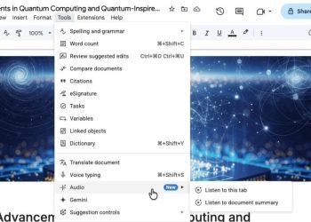 محیط Google Docs در حال نمایش گزینه جدید Audio در منوی Tools برای شنیدن خلاصه متن.