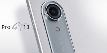 نمای نزدیک از ماژول دوربین پشتی تبلت Lenovo Xiaoxin Pro GT 13 با لنز ۱۳ مگاپیکسلی و بدنه فلزی نقره‌ای.