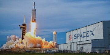 طرح جنجالی اسپیسایکس برای پرتاب یک میلیون ماهواره