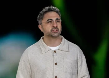 هوش مصنوعی جایگزین کارمندان اداری می‌ شود