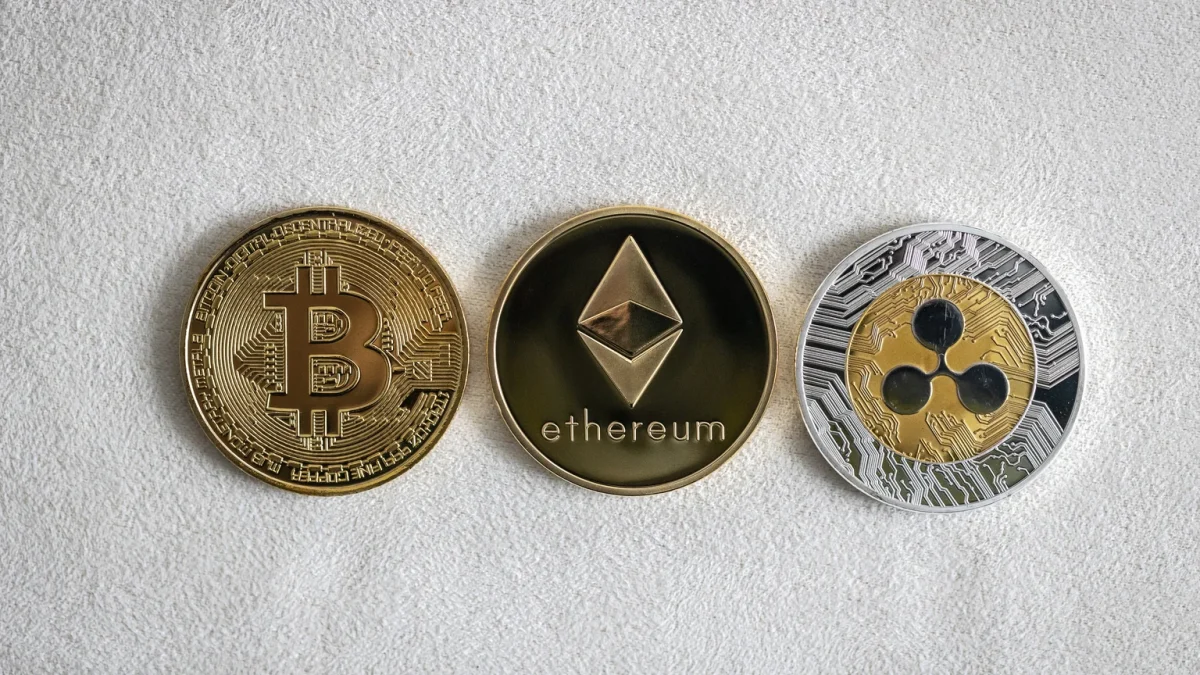 چشم‌انداز آینده بیت‌کوین، اتریوم و ریپل