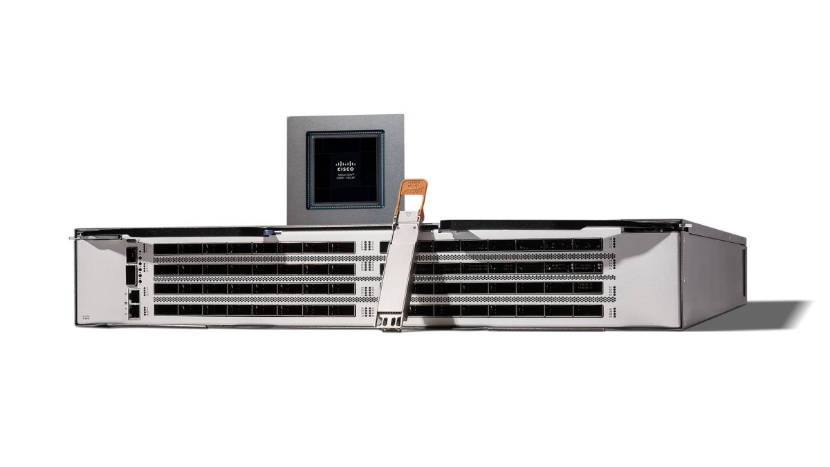 نمای جلویی سوئیچ مرکز داده سیسکو مجهز به تراشه Silicon One G300 با ظرفیت ۱۰۲.۴ ترابیت‌برثانیه