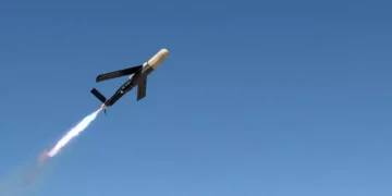 Coyote Block 3 با سلاح الکترومغناطیسی، دسته پهپادی را در آزمایش ارتش آمریکا سرنگون کر