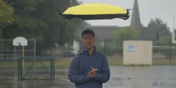 این چتر پرنده هیچ‌وقت از شما جدا نمی‌ شود