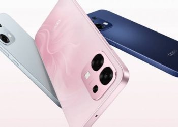 طراحی پنل پشتی گوشی‌های جدید سری A اوپو (Oppo A Series) در سه رنگ آبی روشن، صورتی با طرح گلبرگ و سرمه‌ای؛ نمایش چیدمان ماژول دوربین سه‌گانه
