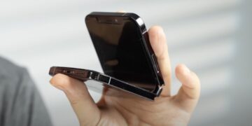 تصویری از طرح احتمالی آیفون تاشوی مربعی اپل