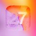 رندر مفهومی از آیکن iOS 27 با طراحی شیشهای و گوشههای گرد، عدد «27» در مرکز و پسزمینه گرادیانی با طیف رنگهای بنفش، صورتی و نارنجی که به زبان طراحی نسل بعدی سیستمعامل آیفون اشاره دارد.