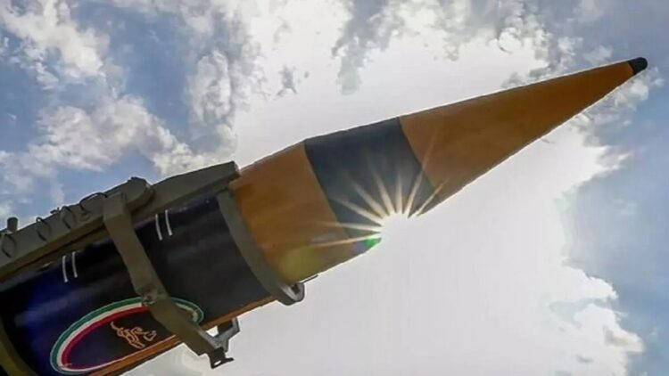 این دو موشک ایرانی سامانه های پدافندی را به چالش می کشند + اینفوگرافیک