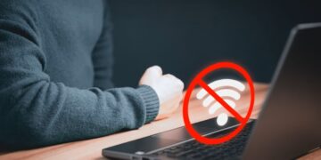 خسارت هر ساعت قطعی اینترنت؛ ۱.۵ میلیون دلار