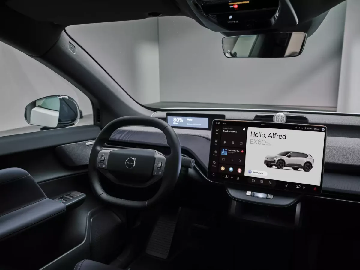 نمای داخلی از کابین خودروی EX60