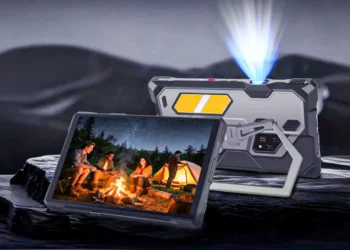 تبلت مقاوم Tank Pad Ultra با دوربین دید در شب و پروژکتور داخلی رونمایی شد