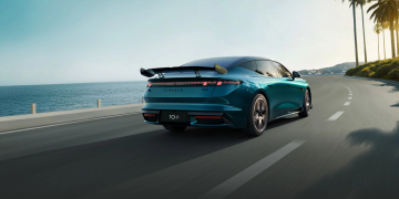 باتری ۹۰۰ ولتی