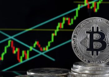 بیت‌کوین در مسیر ۸۰ هزار دلار؛ تنگه هرمز به کمک کریپتو آمد