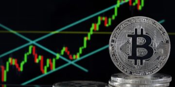 بیت‌کوین در مسیر ۸۰ هزار دلار؛ تنگه هرمز به کمک کریپتو آمد