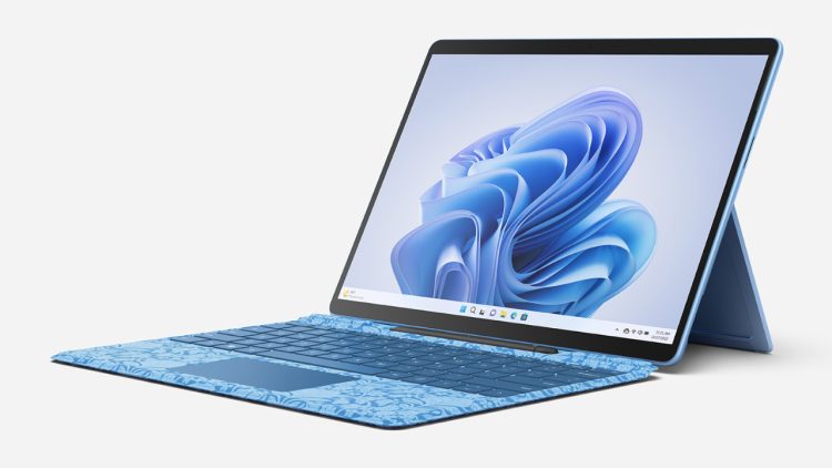 لپتاپهای سرفیس مایکروسافت به نمایشگر OLED مجهز می شوند