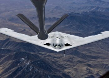 تصویر جدید B-21 Raider رازهای طراحی بمب‌افکن نسل آینده آمریکا را آشکار کرد