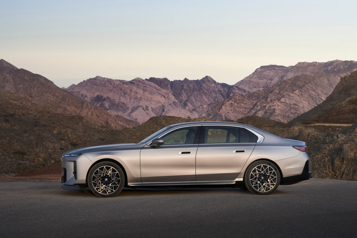 سری ۷ جدید BMW به عنوان لوکسترین سدان هوشمند آلمانی رونمایی شد