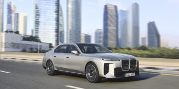 سری ۷ جدید BMW؛ لوکس‌ترین سدان هوشمند آلمانی رونمایی شد
