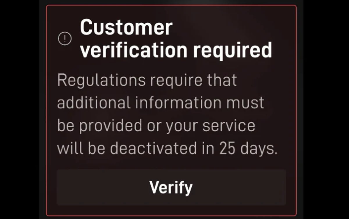پیام هشدار Starlink با متن: «Customer verification required» که اعلام میکند اطلاعات تکمیلی باید ارائه شود تا سرویس پس از ۲۵ روز غیرفعال نشود.