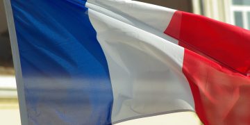 سرمایهگذاری عظیم سافتبنک، فرانسه را قطب هوش مصنوعی اروپا می کند