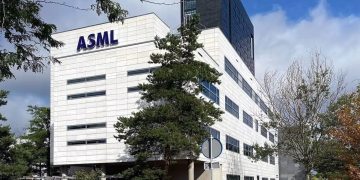 هند نخستین کارخانه تراشه‌سازی خود را با فناوری ASML می‌ سازد