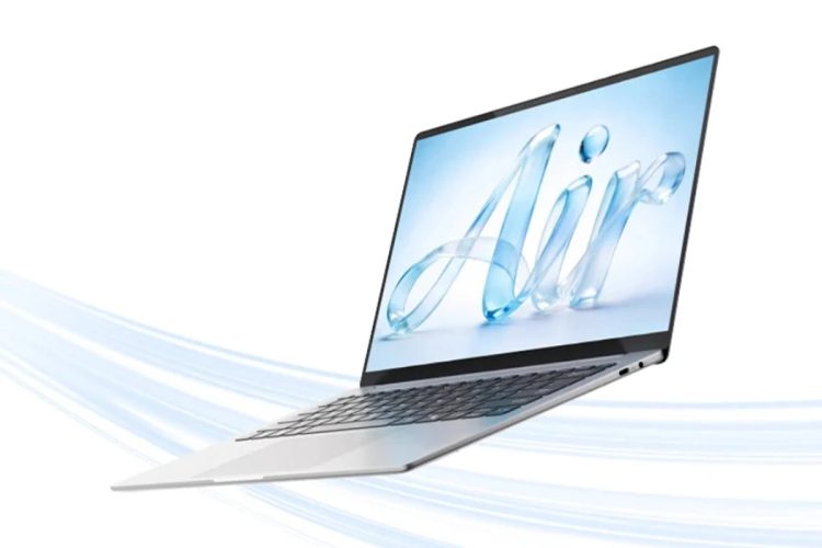 نمای زاویه‌دار از لپ‌تاپ نقره‌ای رنگ Lenovo Lecoo Air 14 با صفحه‌نمایش روشن و افکت هنری انتزاعی به شکل کلمه Air در پس‌زمینه