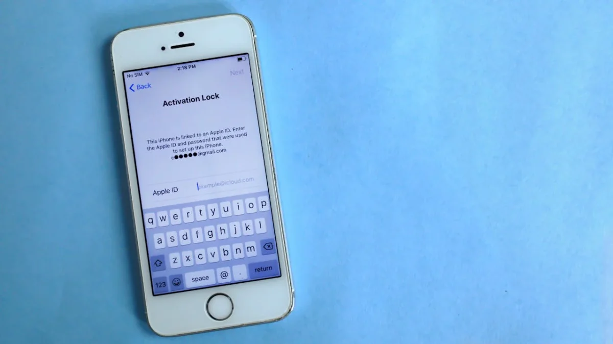 بسیاری از فایل‌های مهم کاربران در iCloud Drive ذخیره می‌شوند و خروج ناگهانی از حساب ممکن است دسترسی به آن‌ها را مختل کند. 