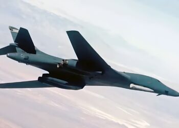 انتشار تصاویر جدید از بمب‌افکن B-1B Lancer