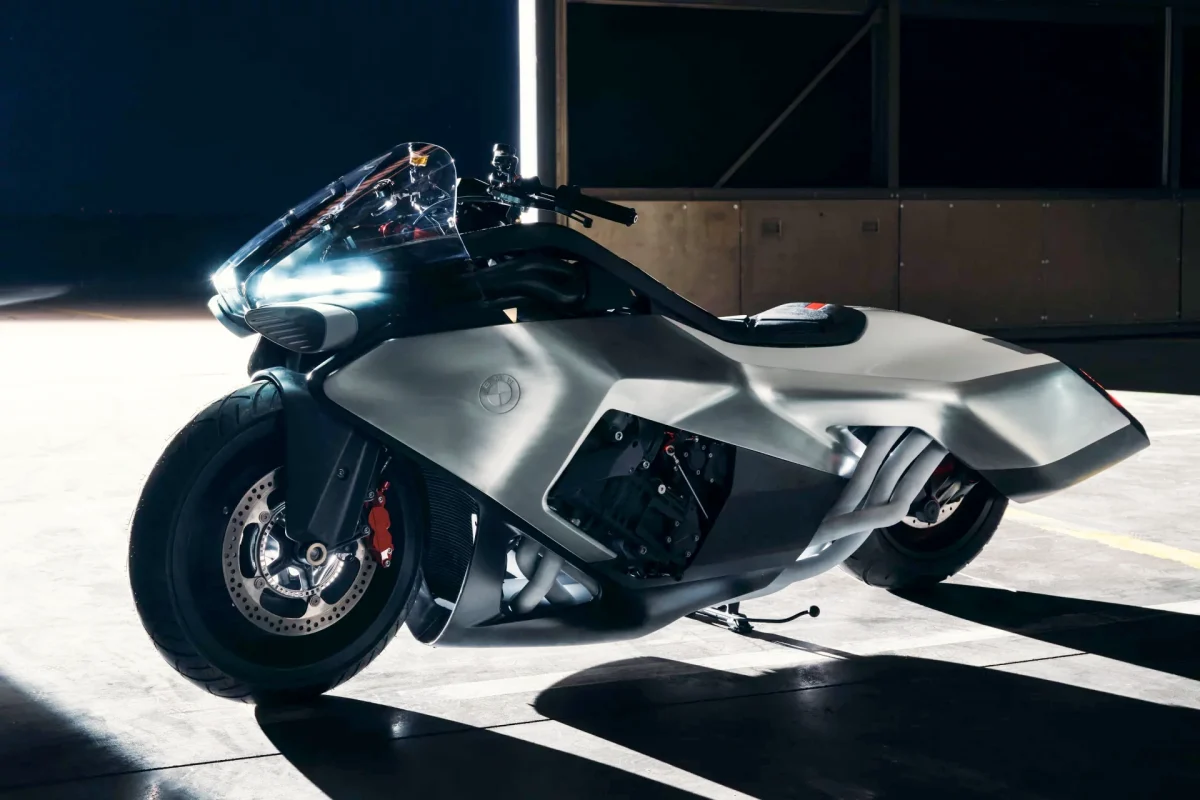 شرکت BMW از موتورسیکلت مفهومی جدید خود با ظاهری شبیه هواپیماهای مافوق صوت رونمایی کرد