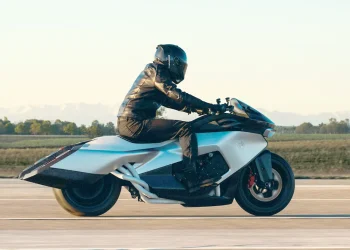 موتورسیکلت مفهومی جدید BMW با ظاهری شبیه هواپیماهای مافوق صوت معرفی شد